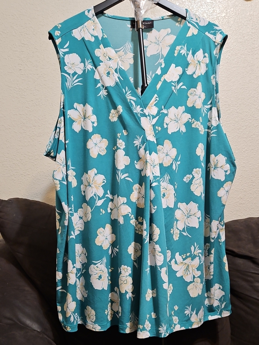 Lane Bryant Teal Floral Sleeveless Faux-Wrap V-Neck Blouse - Picture 1 of 6